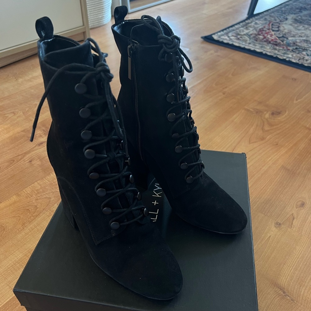 Kendall & Kylie lace up heeled boots
